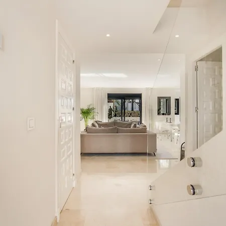 Gorgeous Townhouse Nueva Andalucia Marbella