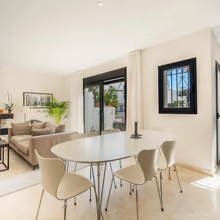Gorgeous Townhouse Nueva Andalucia