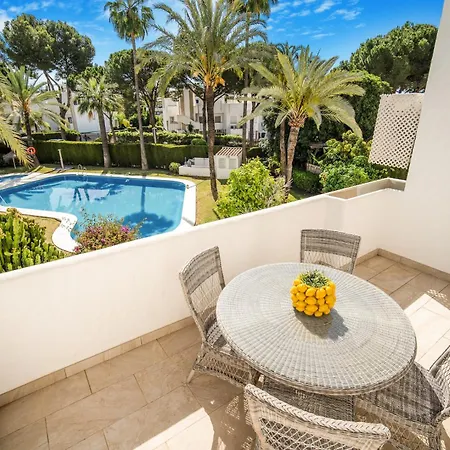 Gorgeous Townhouse Nueva Andalucia Hotel 4*