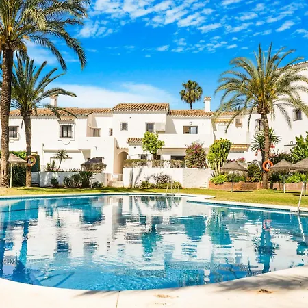 Gorgeous Townhouse Nueva Andalucia Hotel
